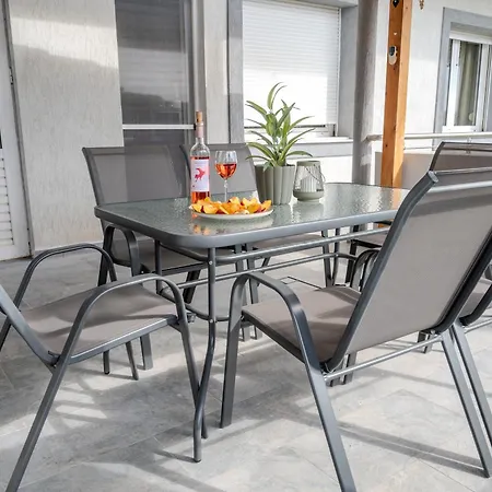 The Olive House * Dikella