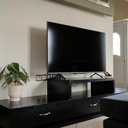 The Olive House Apartment *
