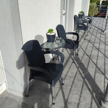 The Olive House Apartment *